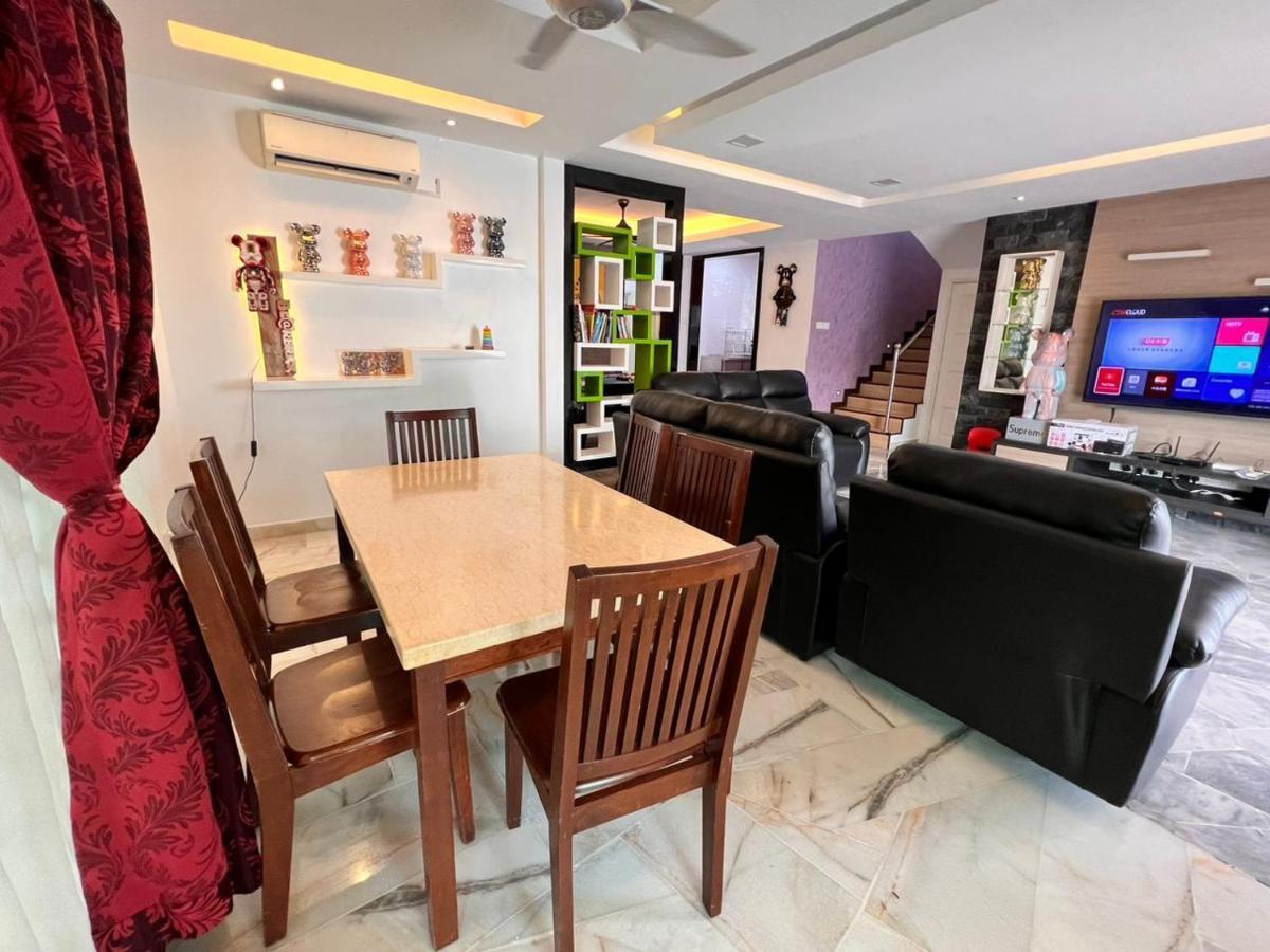 Bearbrick Homestay With Pool Port Dickson Exterior foto