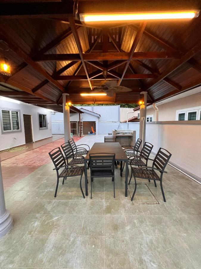 Bearbrick Homestay With Pool Port Dickson Exterior foto